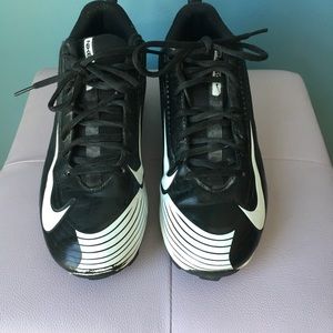 Men's baseball cleats
